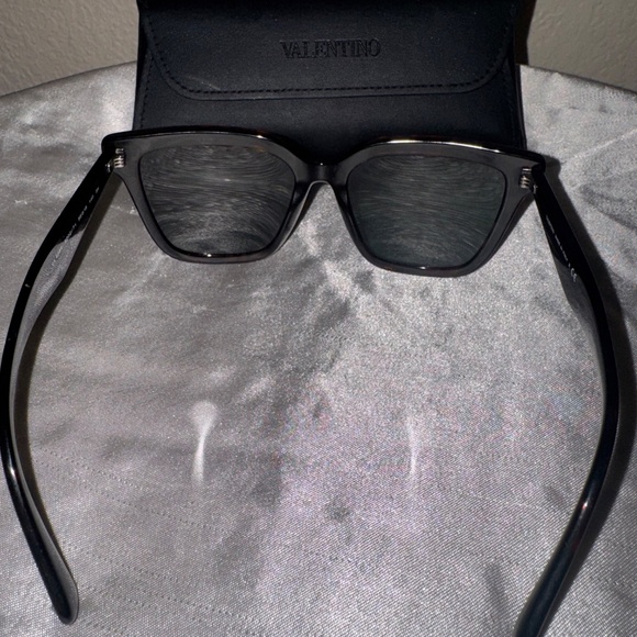 Valentino VA4084 5002/71 Sunglasses Authentic Women's Green Lenses Italy - Picture 2 of 5